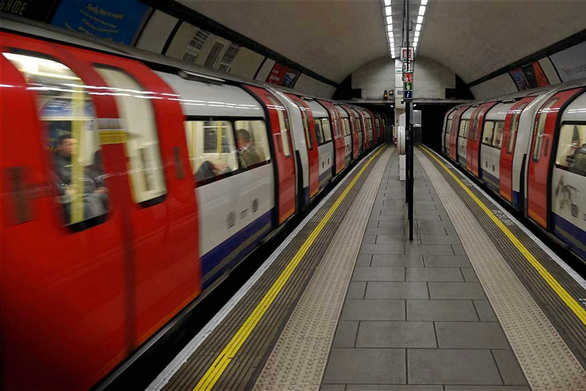 como viajar metro londres