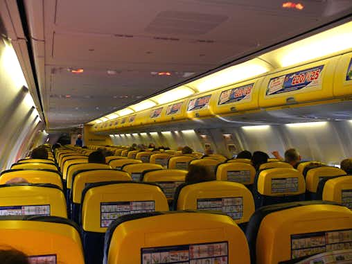 Nuevos plazos para hacer la facturación online Ryanair 9 Ryanair B737 800 Cabin