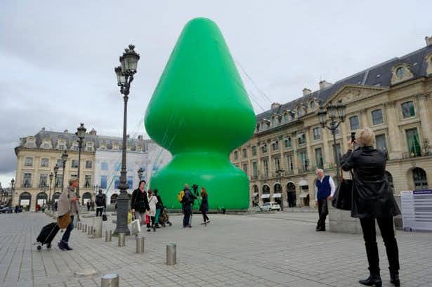 ¿Obra de arte o juguete sexual? 29 juguete sexual Paris Tree Paul MacCarthy tuescapada.eu