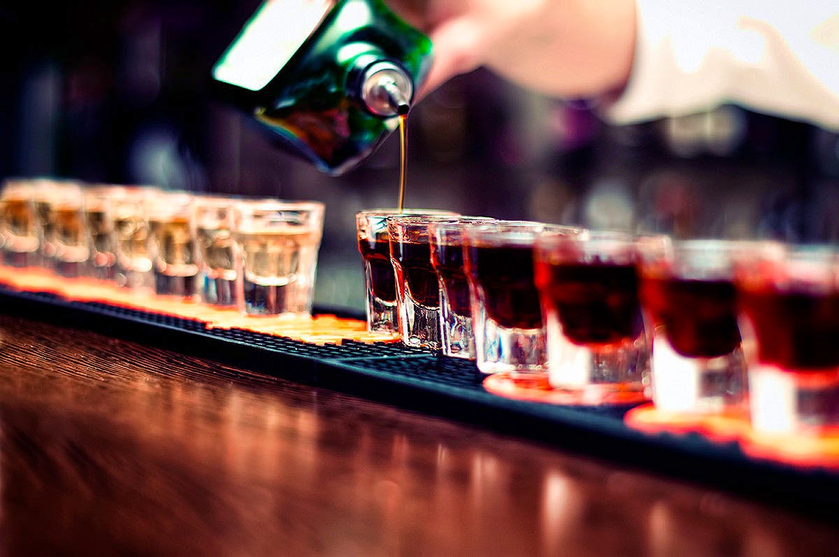 Pub crawl alternativo y tour de la noche londinense