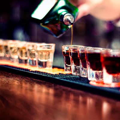 Qué hacer en Londres en Marzo: Pub crawl alternativo y tour de la noche londinense Pub crawl alternativo y tour de la noche londinense