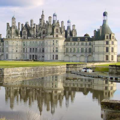 Castillo de Chambord en el valle del Loira París en octubre: excursión castillos del Loira