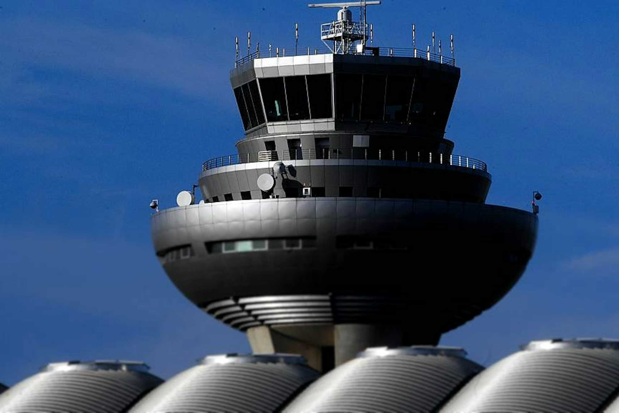 huelga controladores torre barajas_tuescapada eu
