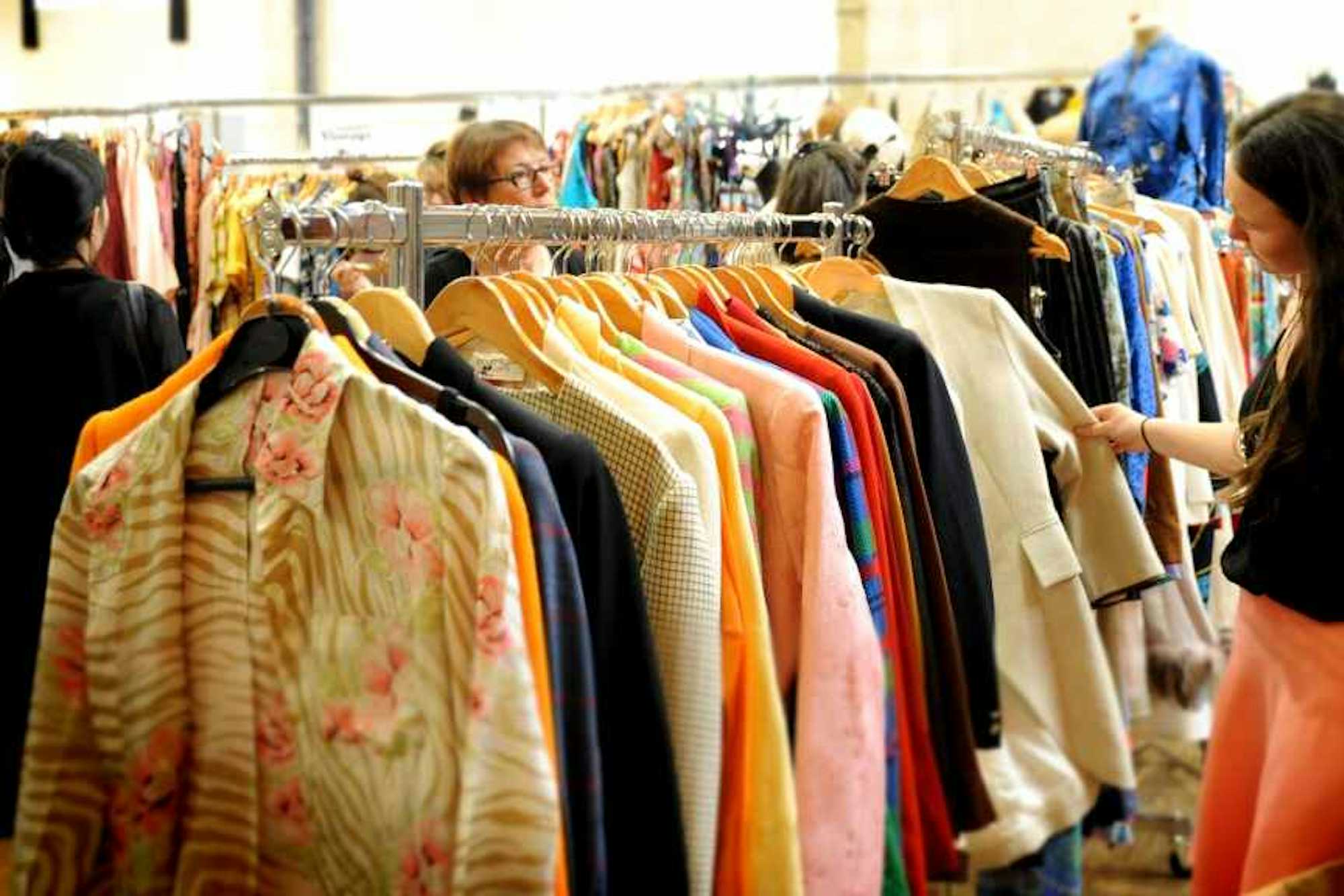 Salón Vintage París comprar ropa barata