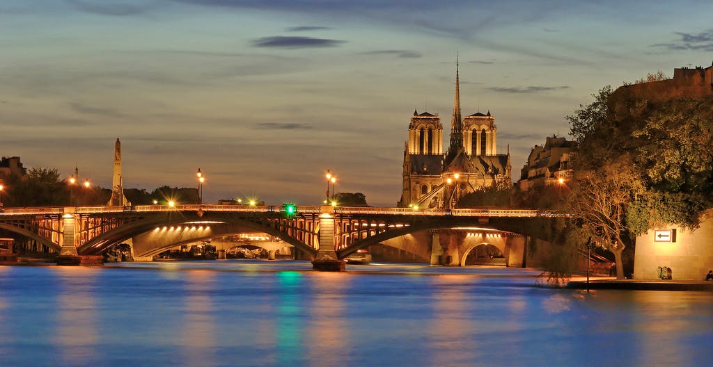 Notre Dame al atardecer Paseo por el Sena en crucero