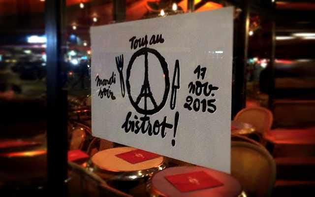 paris todos al bar después de los atentados de Paris