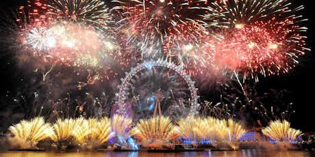 Cruceros Nochevieja en Londres: las mejores vistas de los fuegos artificiales desde el Támesis 11 cruceros nochevieja en londres ver fuegos artificiales