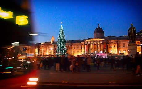 Viajar a Londres en diciembre 2024: visitas navideñas y compras, qué ver y mejores cosas que hacer 6 Londes en Diciembre: Trafalgar Square en Navidad