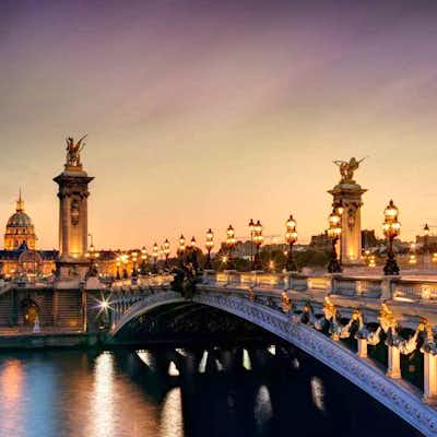 Puente Alejandro III atardecer en París