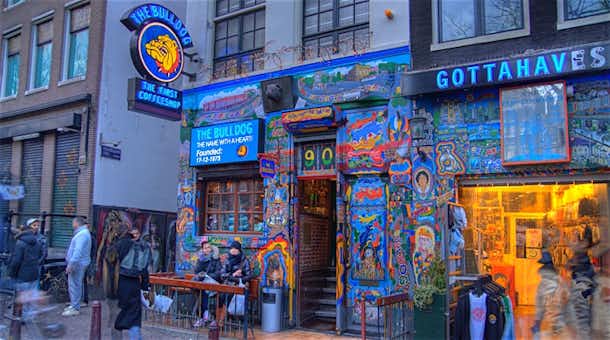 El coffeeshop más famoso de Ámsterdam: The Bulldog 12 bulldog amsterdam coffee shop tuescapada eu