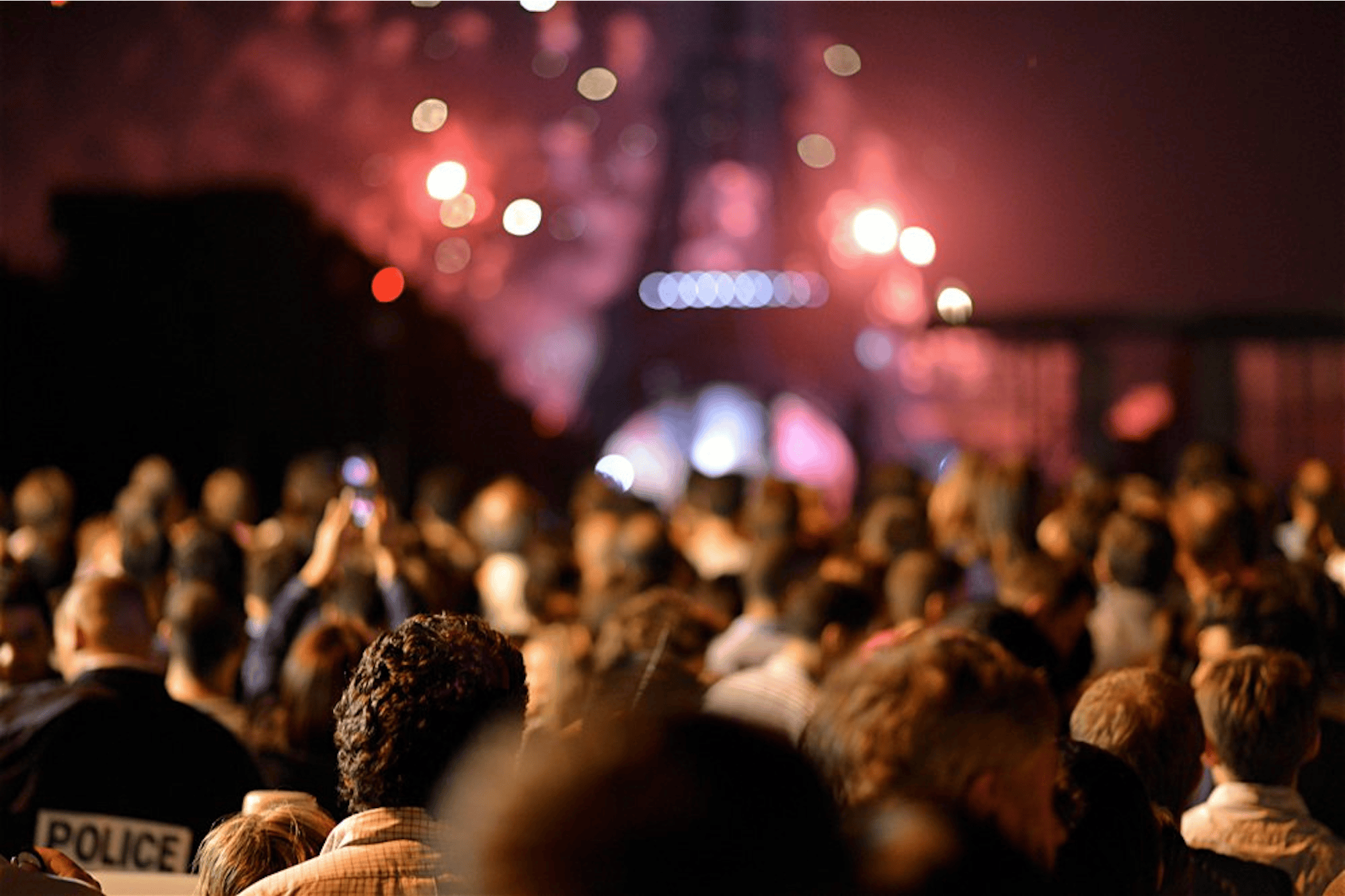 concierto fuegos artificiales torre eiffel