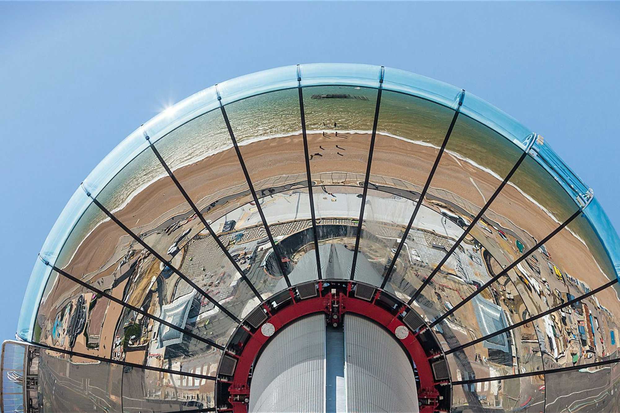 torre brighton i360 desde abajo