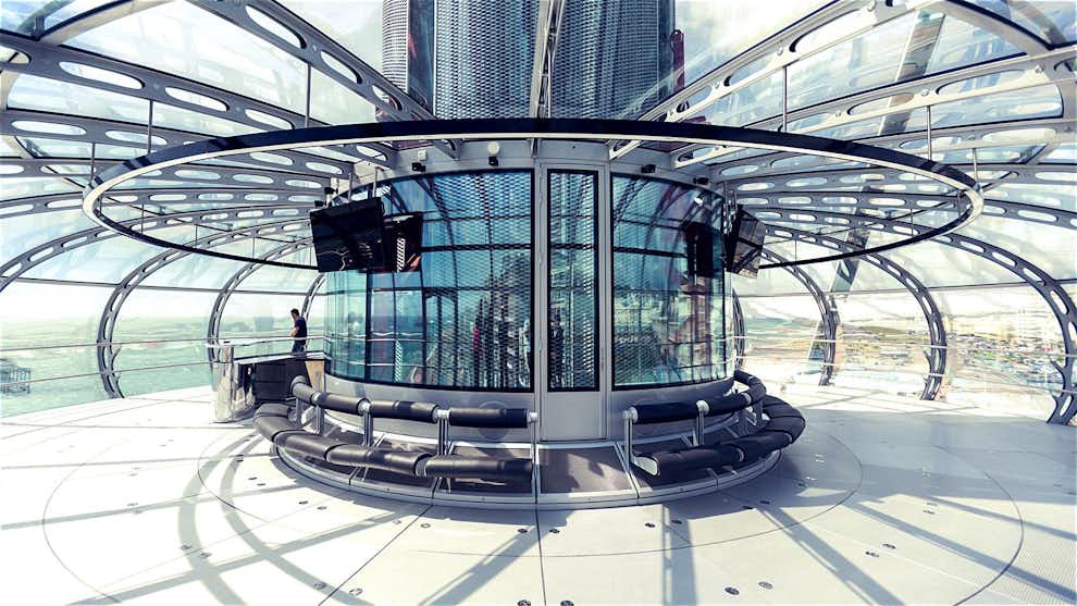 interior torre brighton i360
