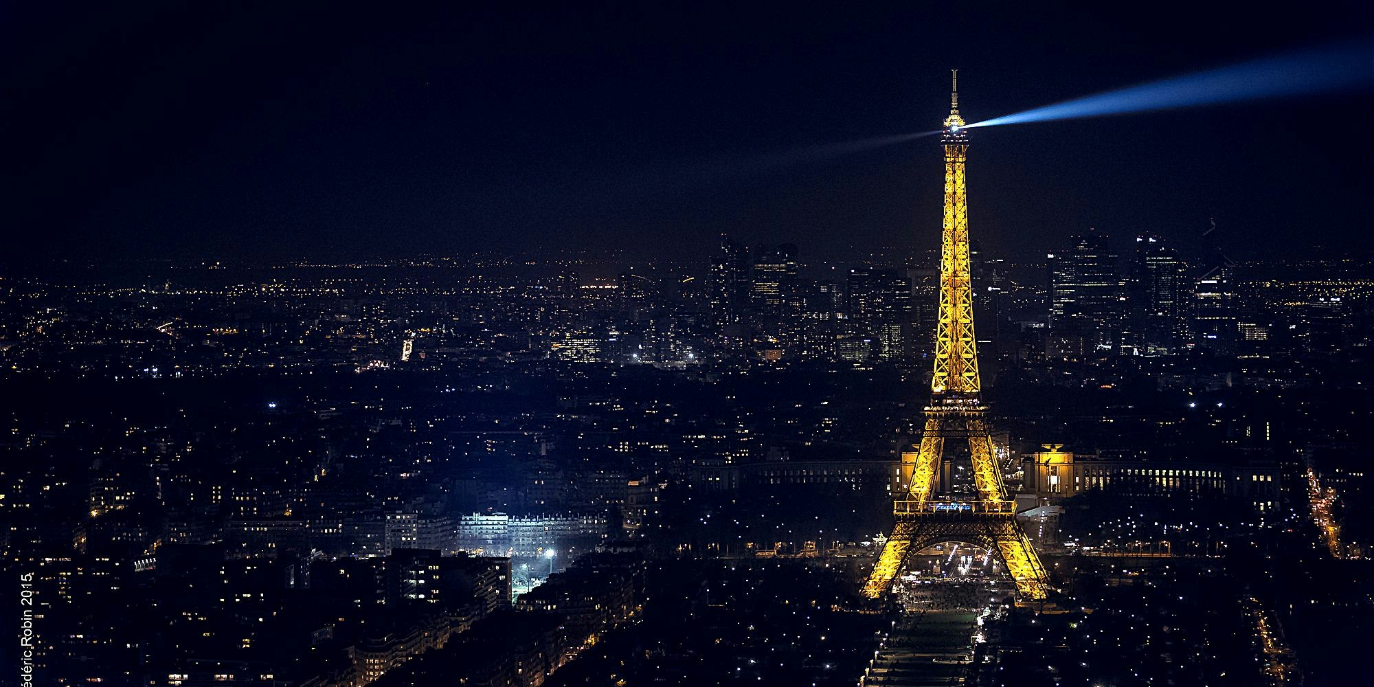 Iluminaciones Torre Eiffel París: destellos, faro y luces doradas 2018