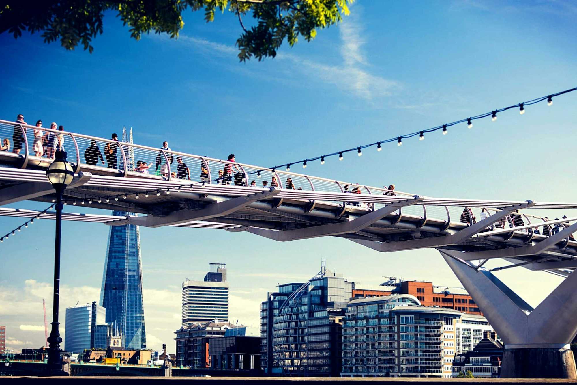 agosto en londres puente milenio