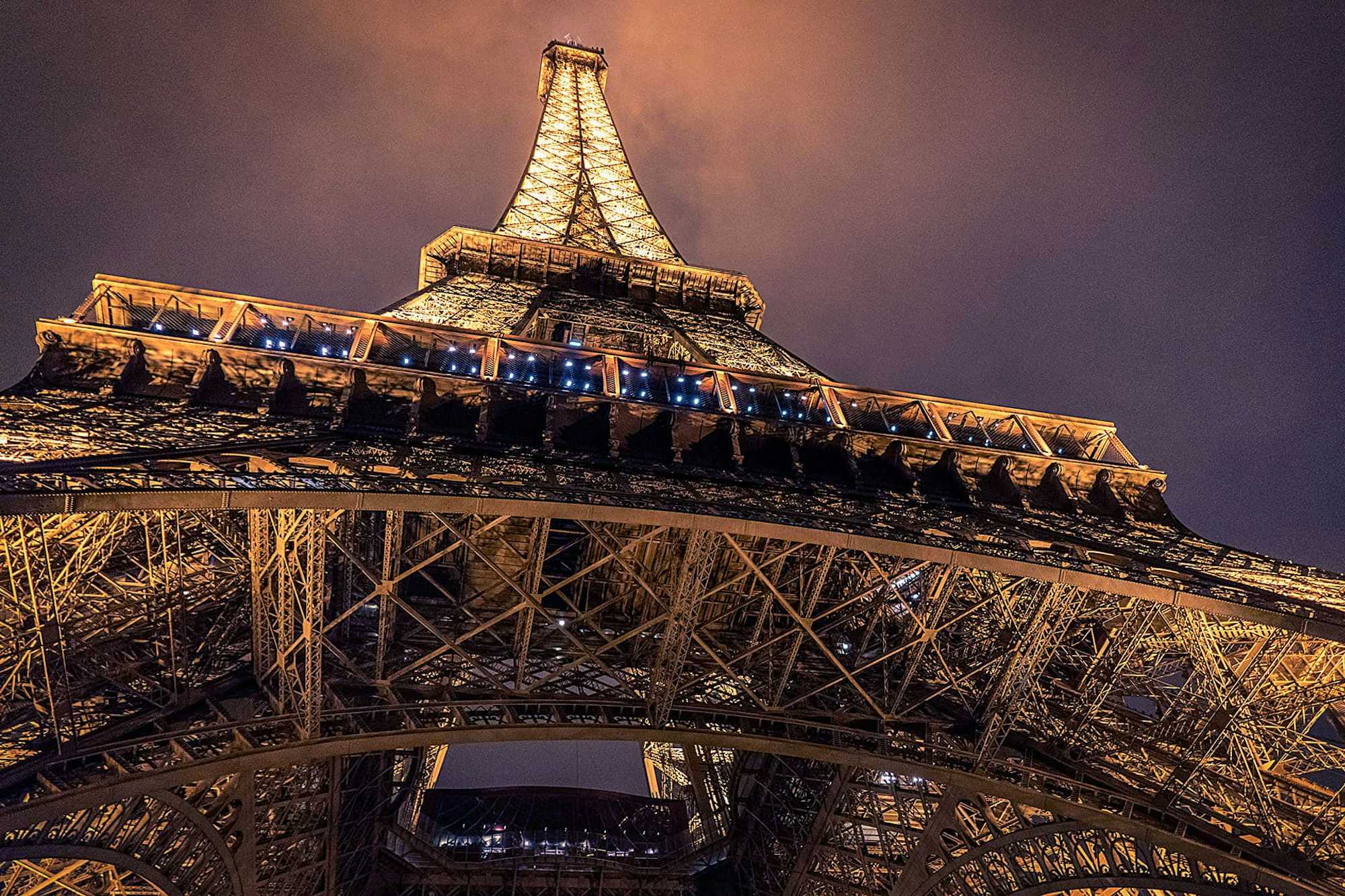 Entrada de noche Torre Eiffel París