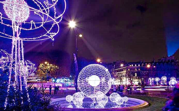 Celebrar Navidad en París: Tour de Luces Navideñas