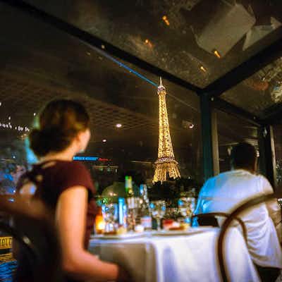 Qué hacer París en Abril: Crucero con cena