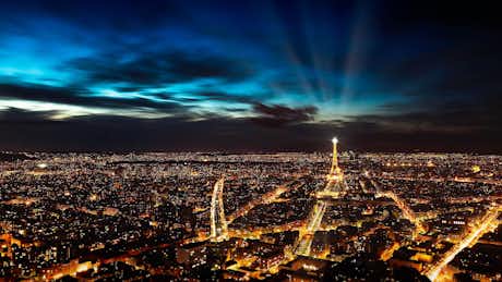 10 planes inolvidables para celebrar Navidad y Año Nuevo en París 11 Torre Eiffel de Noche Paris