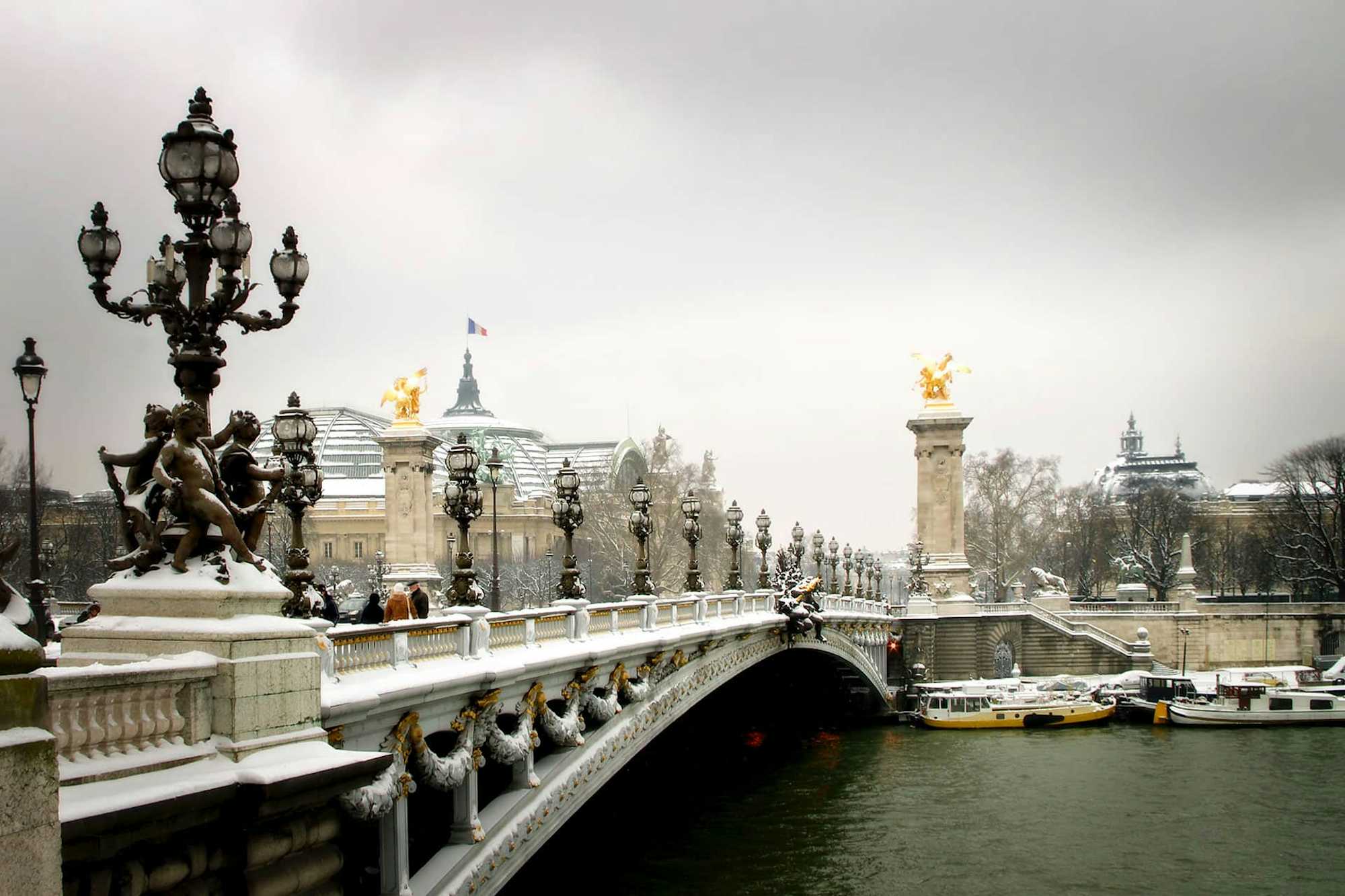 Nieve en Paris Puente Alexandre-IIII