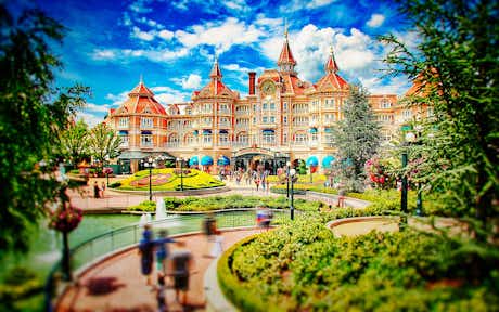 Dónde dormir en Disneyland Paris. Hoteles en el parque: precios y opiniones 9 Hoteles Disney Paris Disneyland Hotel