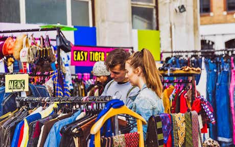Dónde comprar barato en Londres: cinco trucos para ahorrar en tiendas y supermercados 12 Comprar Ropa Vintage Mercadillos Londres Flea Flatiron Square