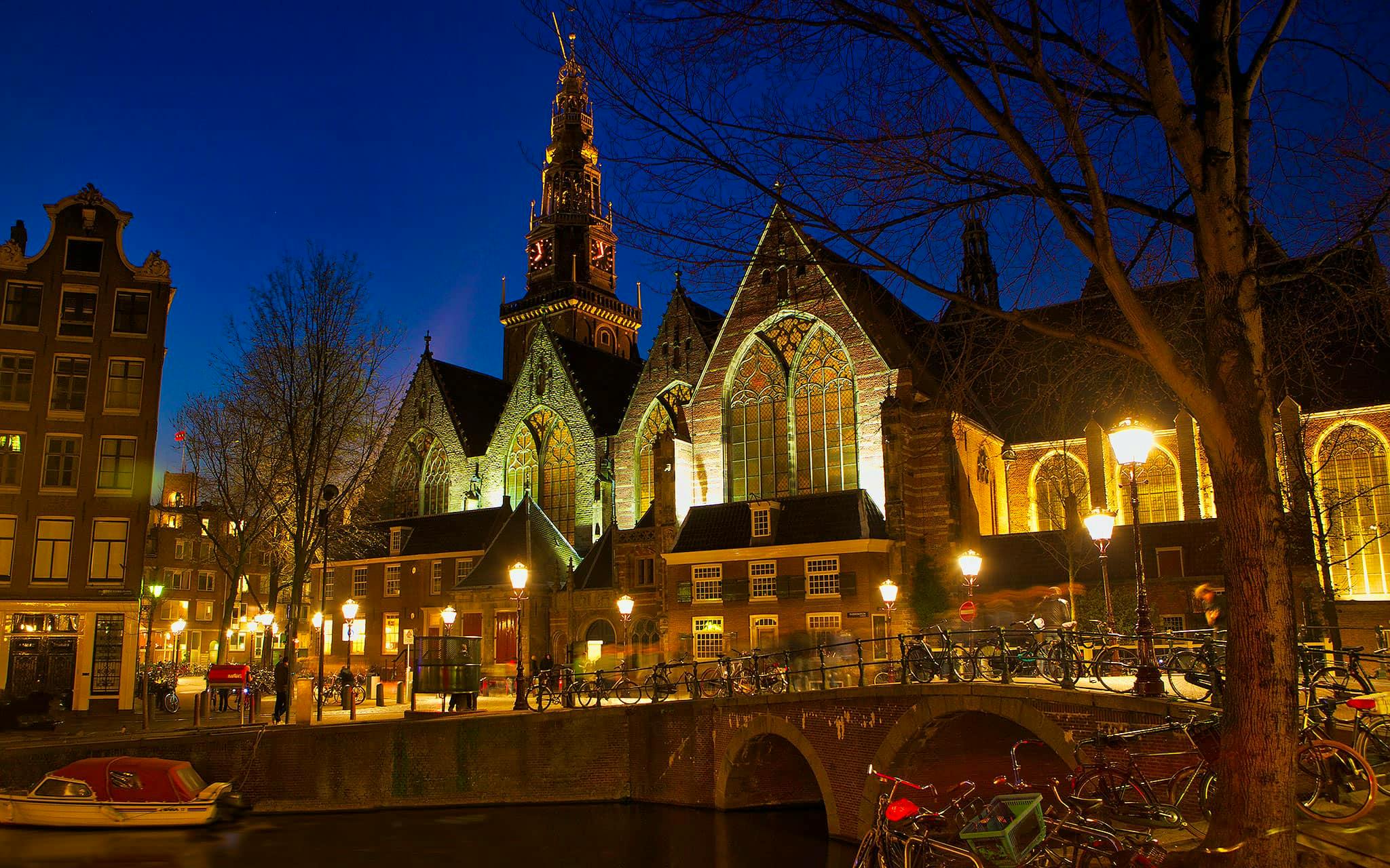 Qué hacer Amsterdam: Oude Kerk la Iglesia Vieja