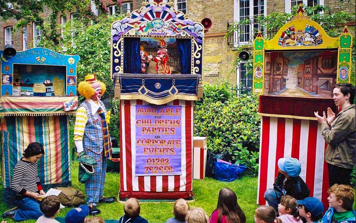 Covent Garden May Fayre And Puppet Festival Londres