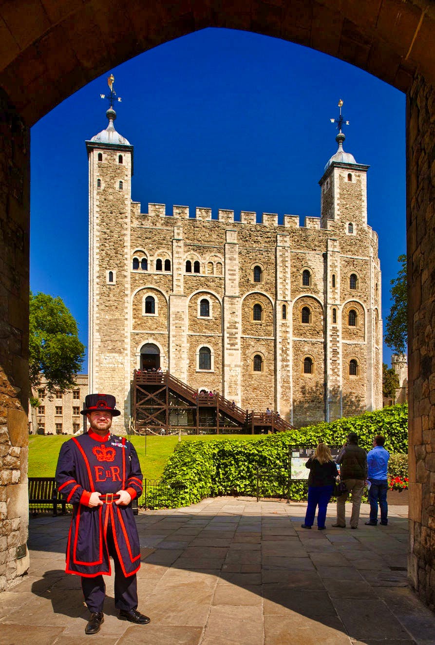 Visitar Londres en octubre. Entrada Torre Londres Yeoman Warder