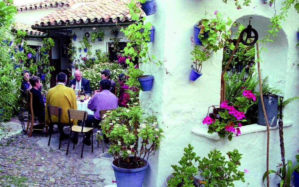 Reunion Patio Cordobes Trueque