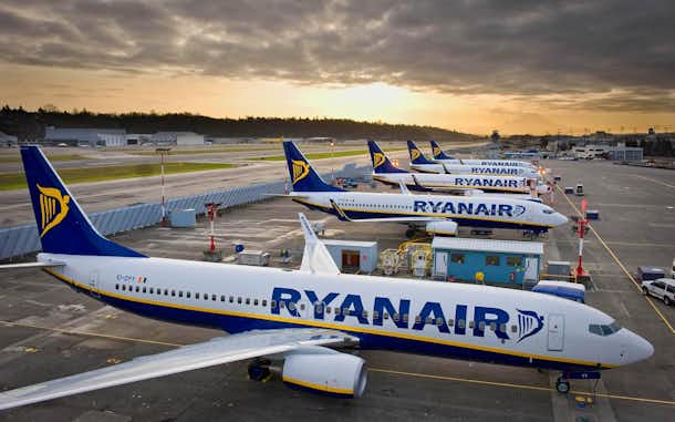 Viaja con Ryanair: 20 consejos y trucos para volar barato (sin sorpresas) 1 Aviones Ryanair consejos y trucos vuelos baratos