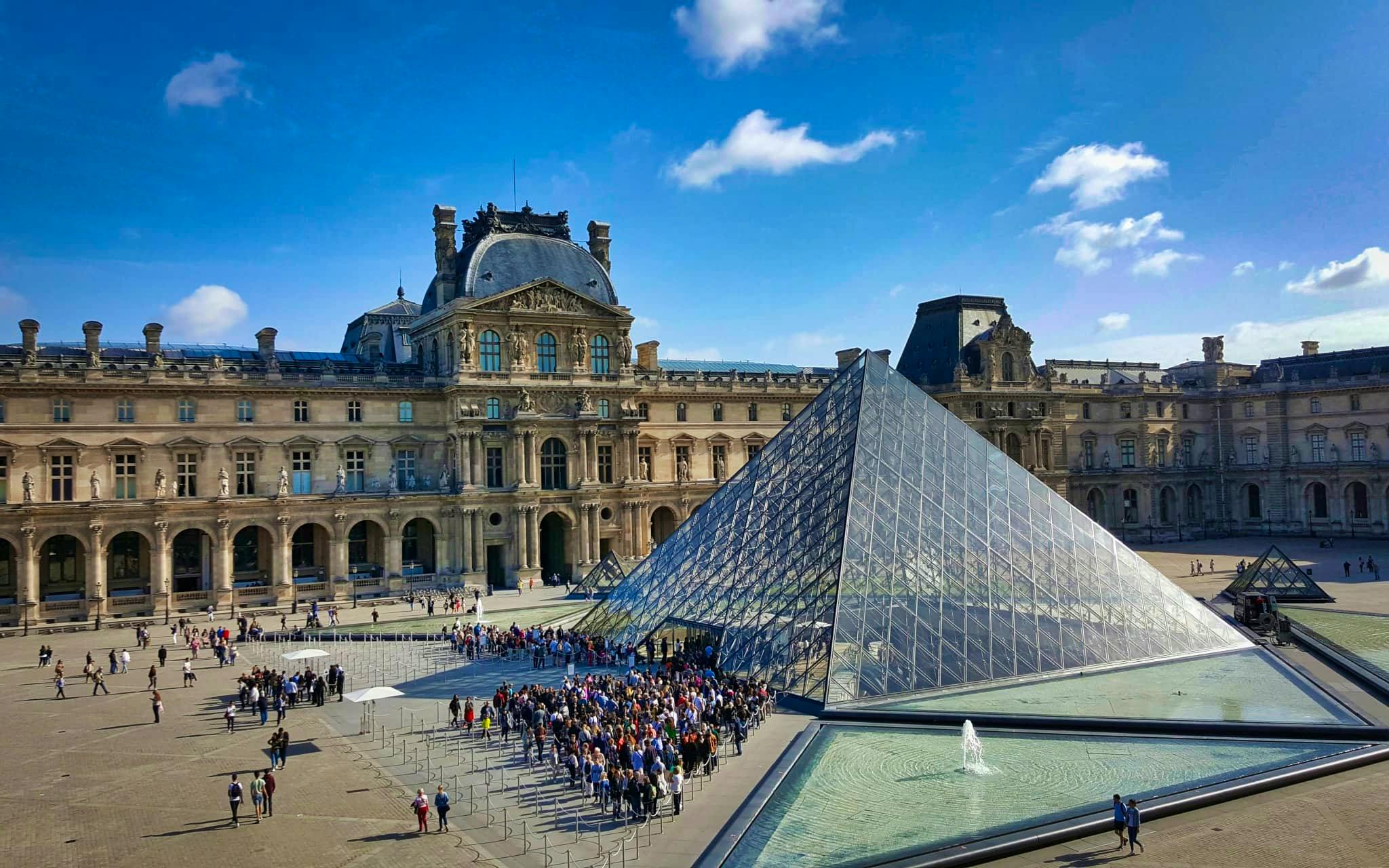 Colas Para Entrar Louvre Paris
