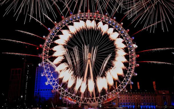 Nochevieja en Londres 2018 – La capital da la bienvenida a 2019 con un espectáculo de fuegos artificiales 12 Espectaculo Nochevieja London Eye Londres