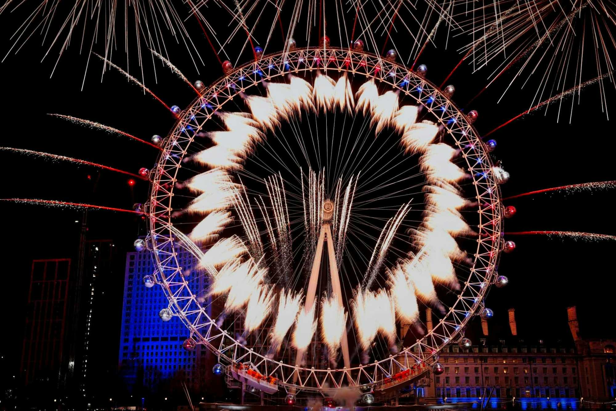Espectaculo Nochevieja London Eye Londres, fuegos artificiales