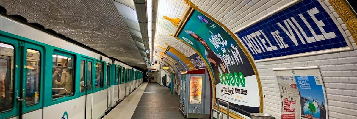 Metro Paris Estacion Hotel Ville