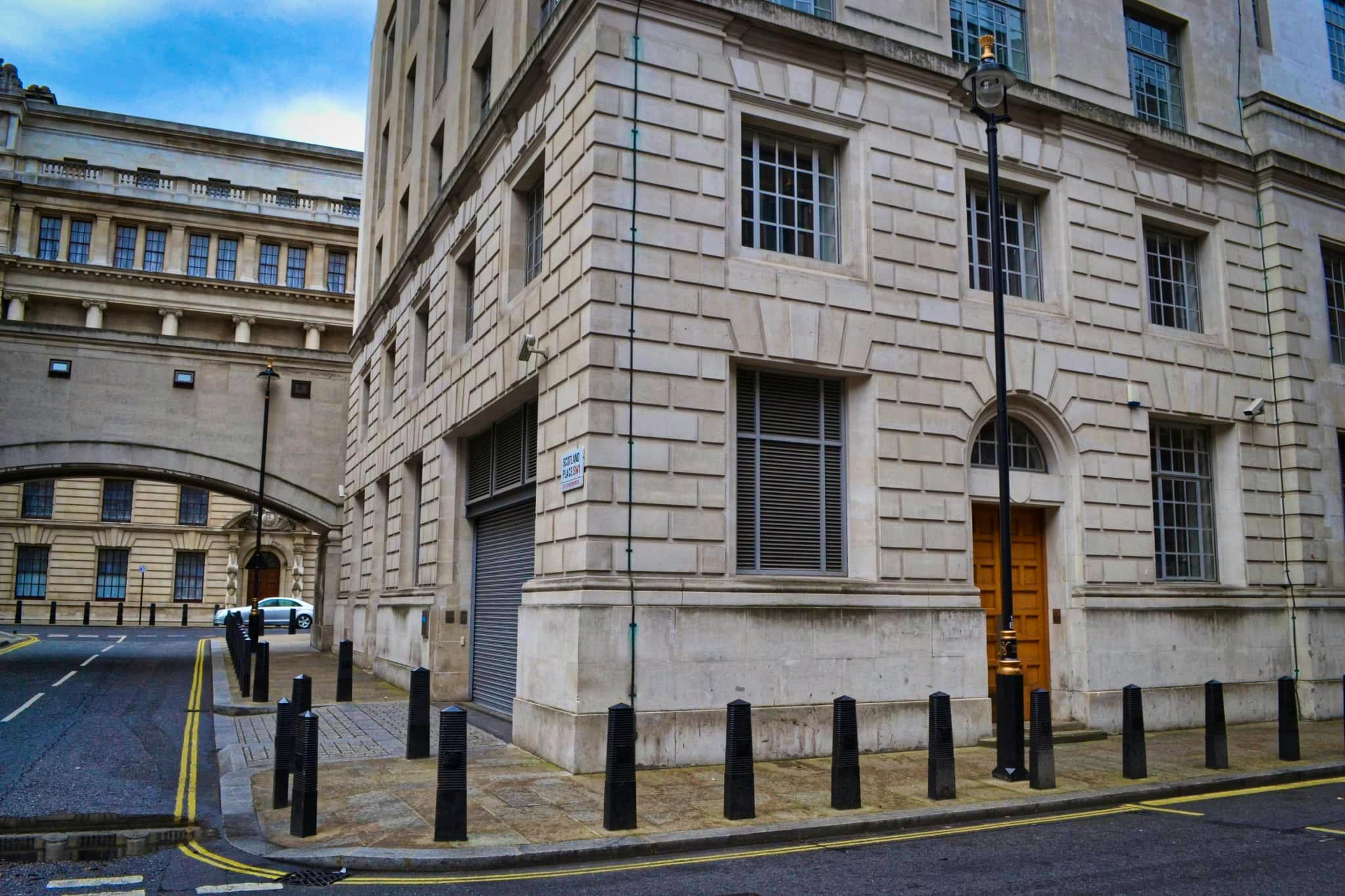 Entrada Ministerio Magia Scotland Yard Harry Potter Londres
