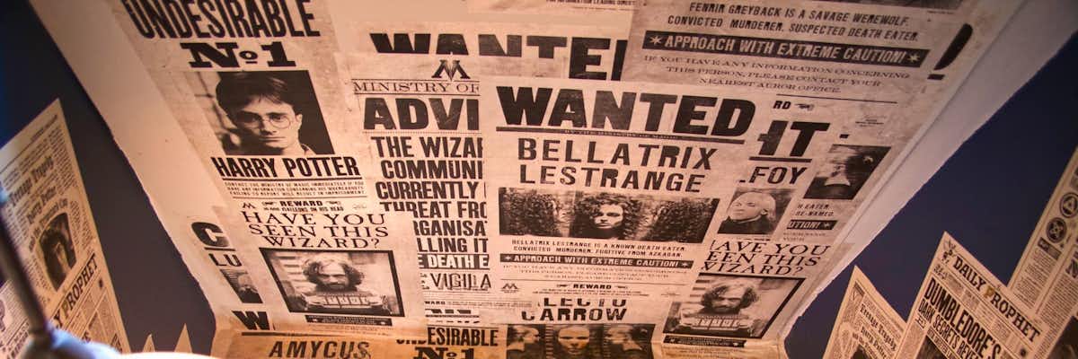 Harry Potter Londres — House of MinaLima, un museo Harry Potter en Londres Escaleras Diario del Profeta House of MinaLima Londres