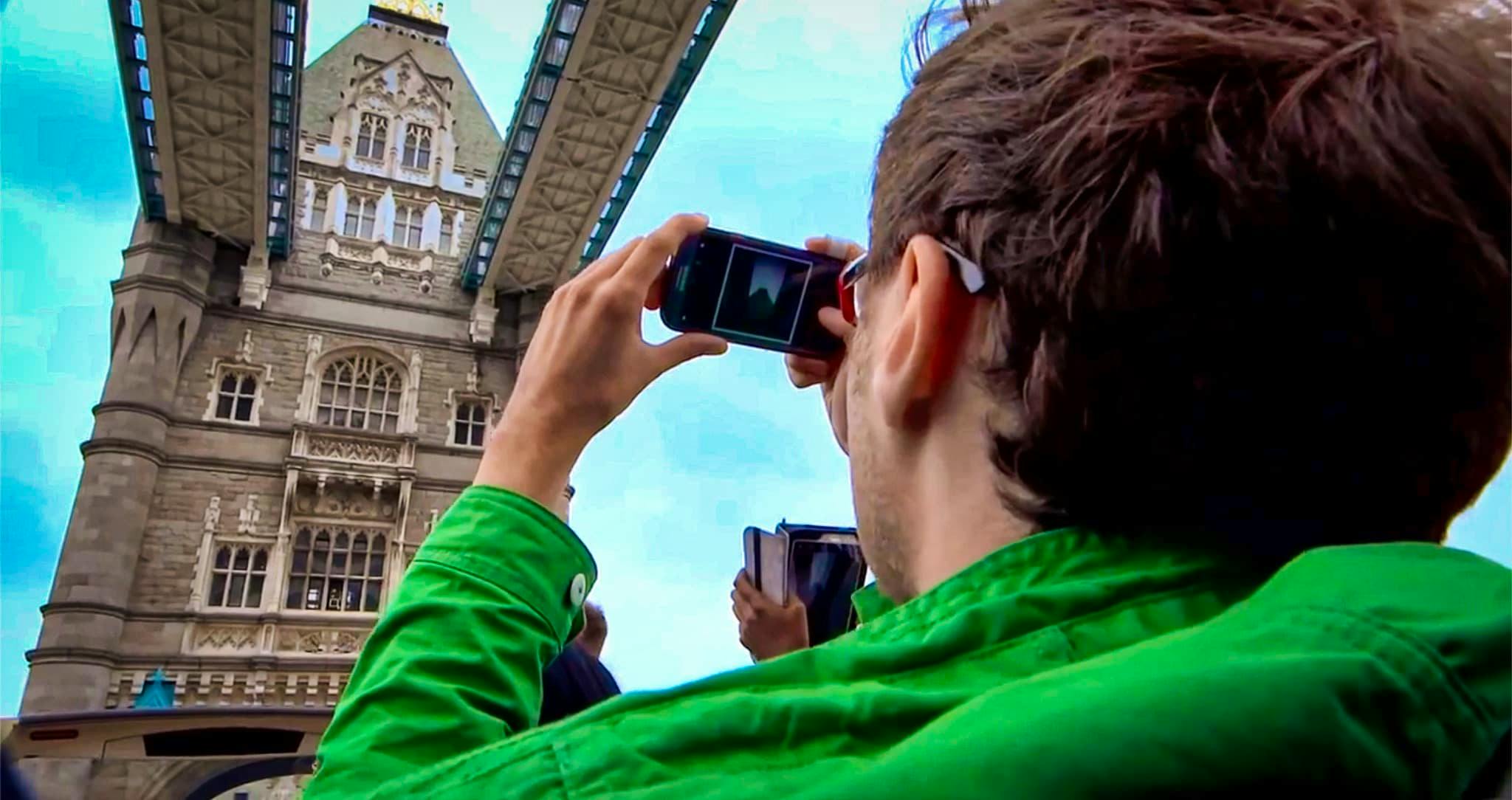 Pasando bajo Tower Bridge en turibús Big Bus London