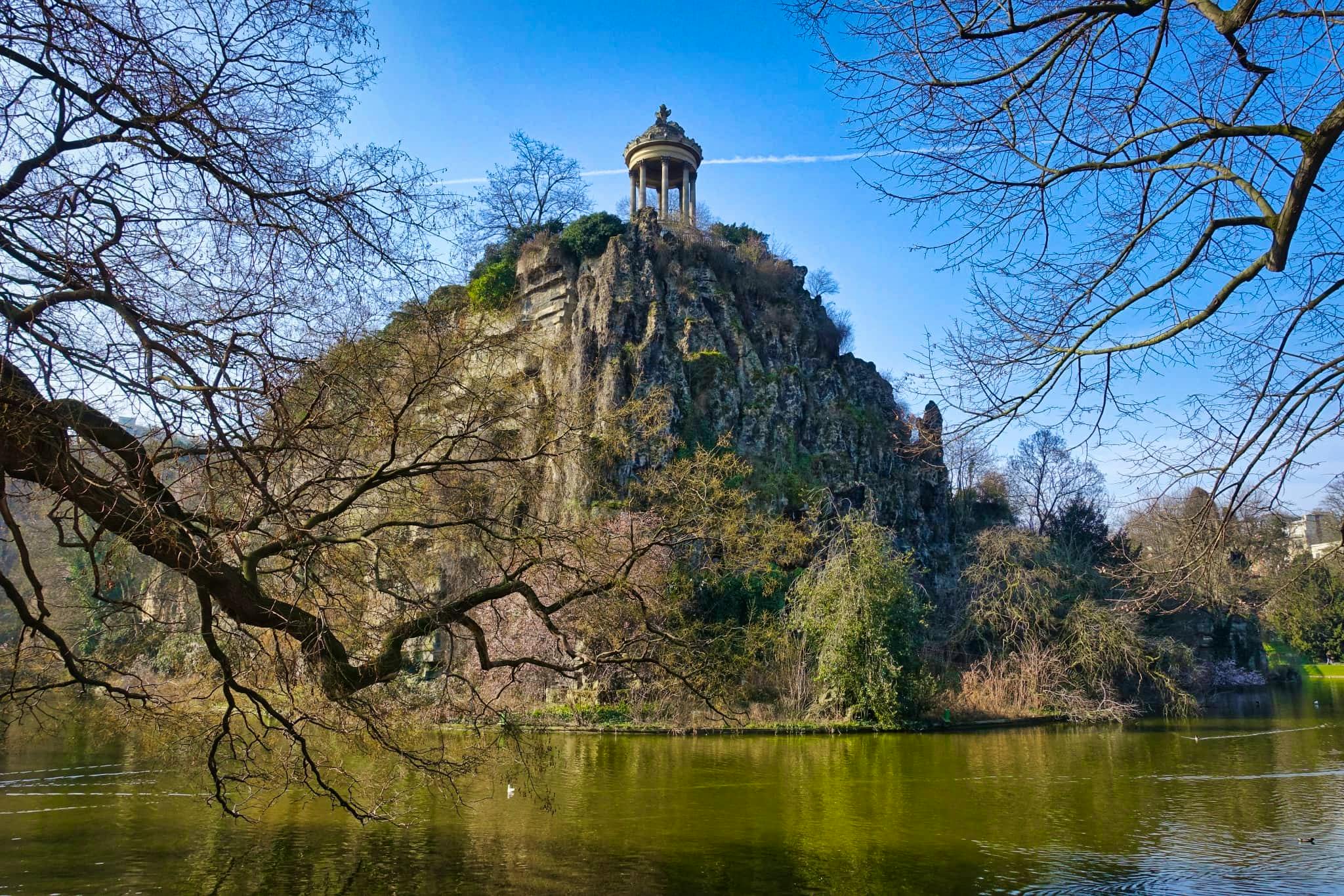 Templo Sybille Parque Buttes Chaumont Paris