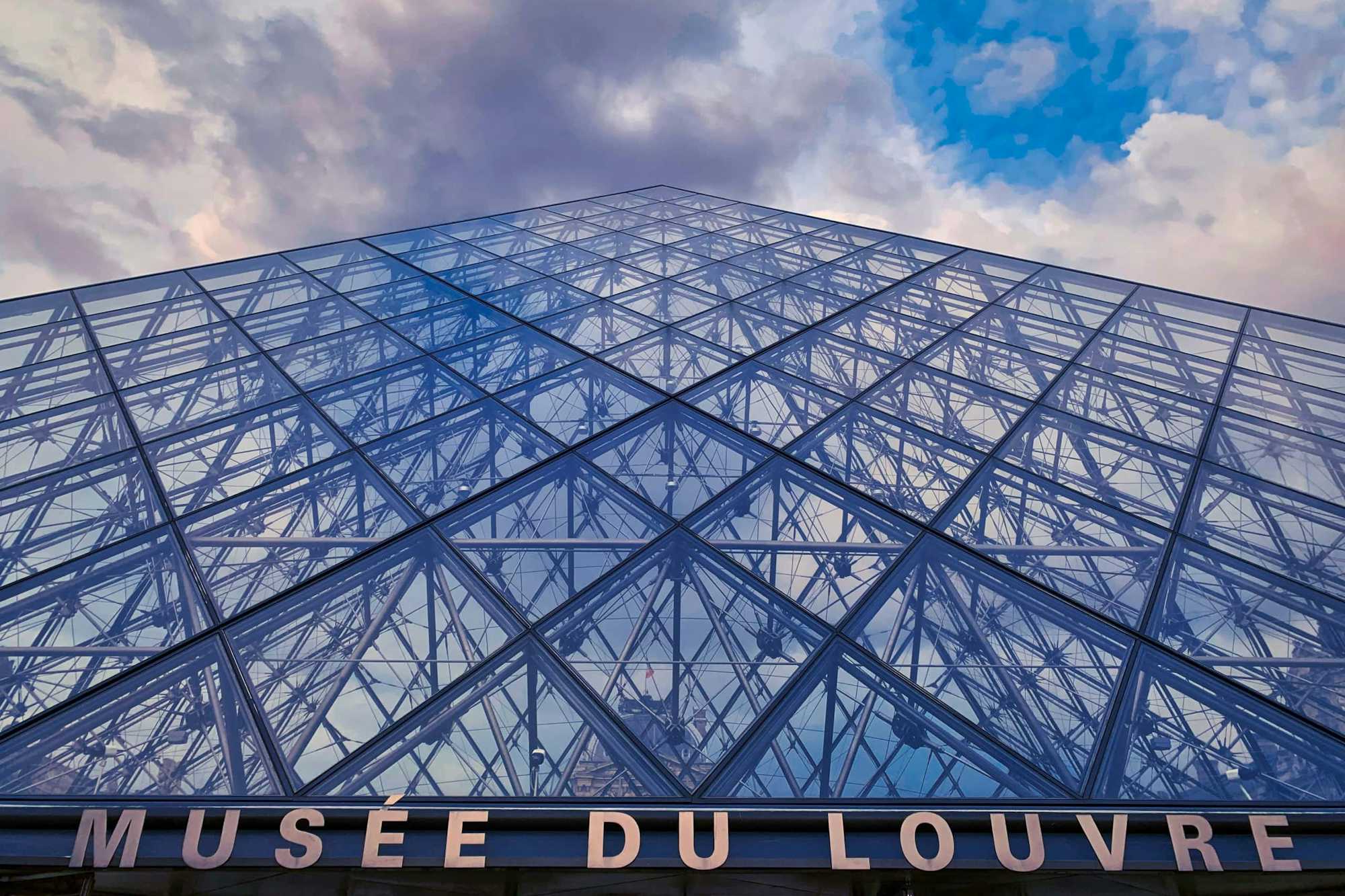 Priramide Cristal Musee Louvre Paris