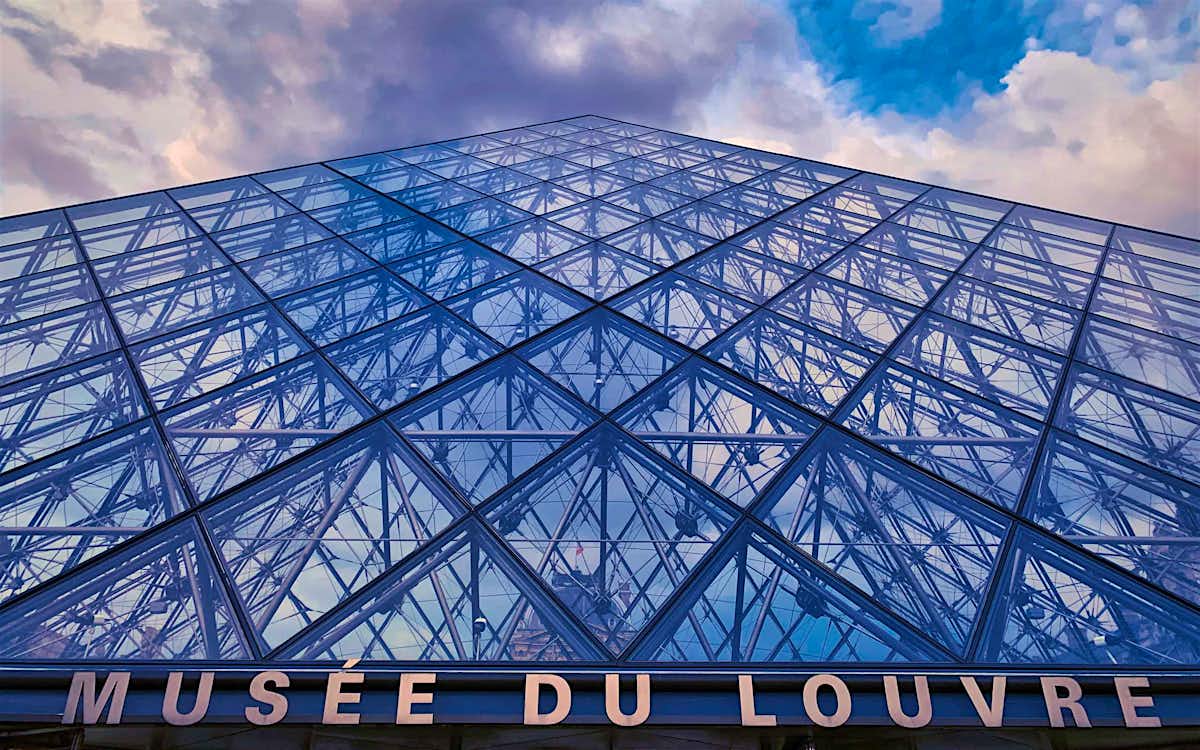 Priramide Cristal Musee Louvre Paris