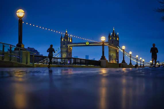 Reino Unido reducirá a cinco días la cuarentena obligatoria para viajeros 9 puente torre noviembre londres tuescapada eu