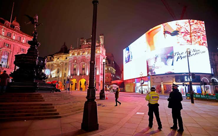 Piccadilly Circus sin gente