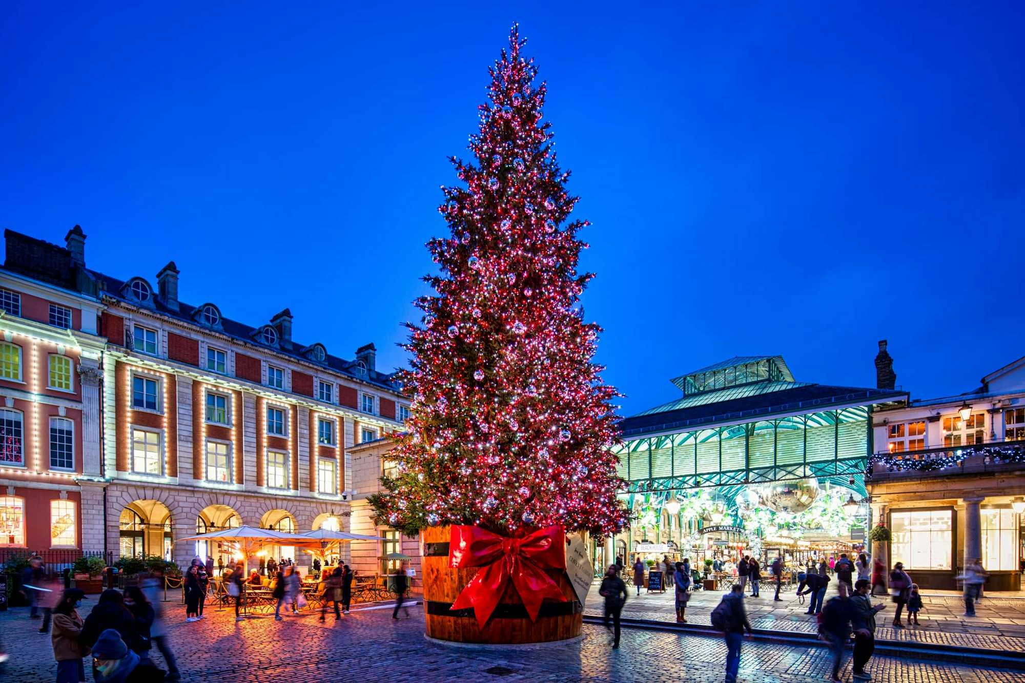 Luces de Navidad en Londres, árbol navideño de Covent Garden