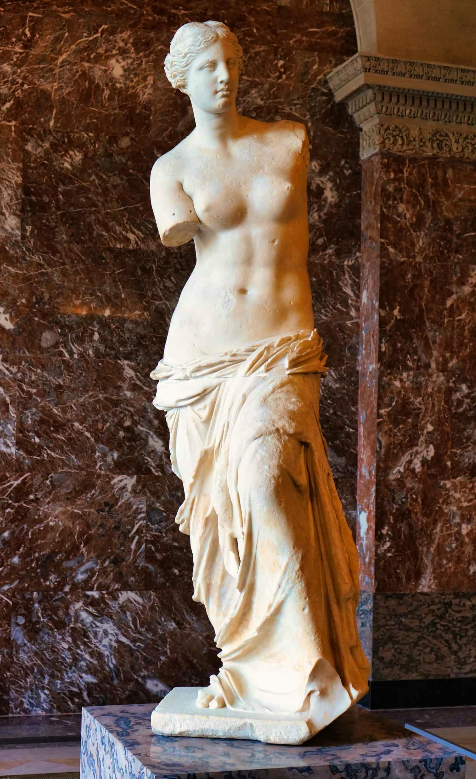 Mejores obras del Louvre: Afrodita, la Venus de Milo. Museo del Louvre, París