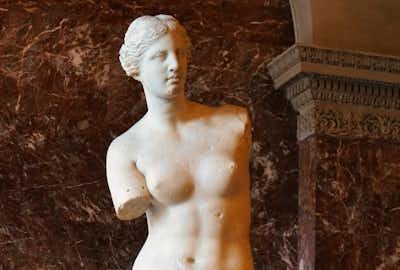 Mejores obras del Louvre: Afrodita, la Venus de Milo. Museo del Louvre, París