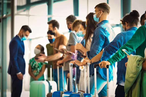 Mascarillas para volar, pronto dejarán de exigirse en Europa 7 Las mascarillas ya no serán obligatorias en vuelos y aeropuertos