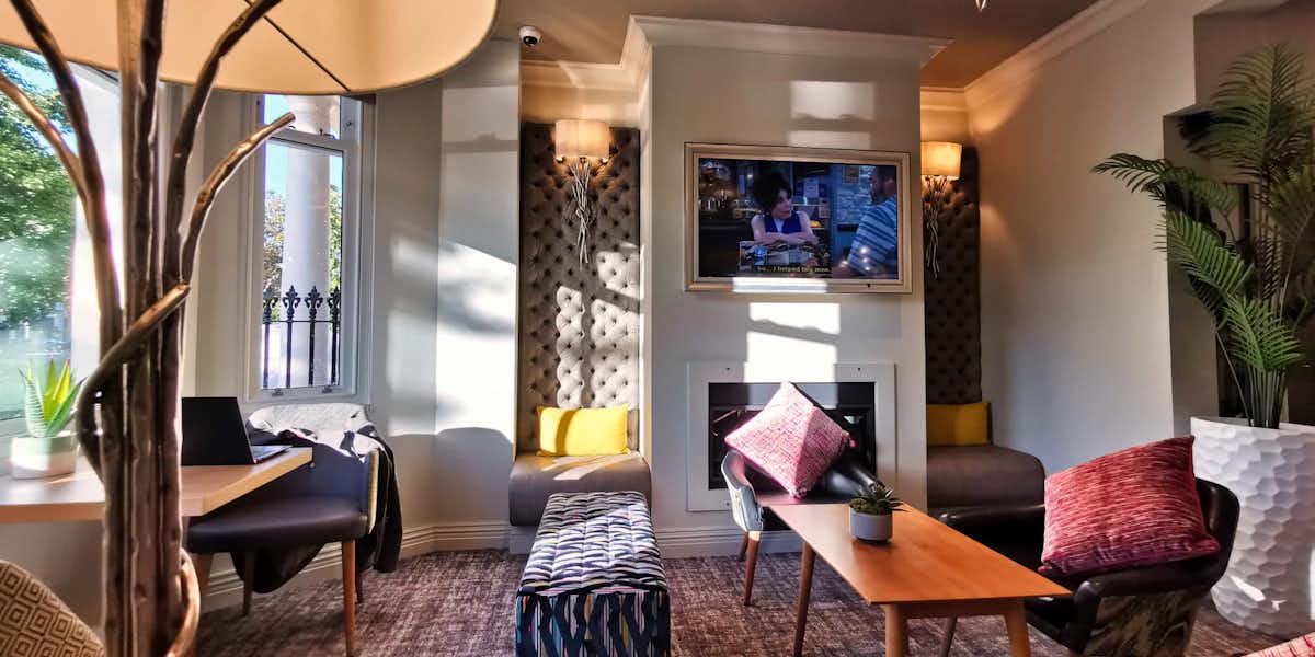Sala del hotel Point A Kensington Londres Fotos hotel Point A Kensington: Sala del hotel Point A Kensington Londres