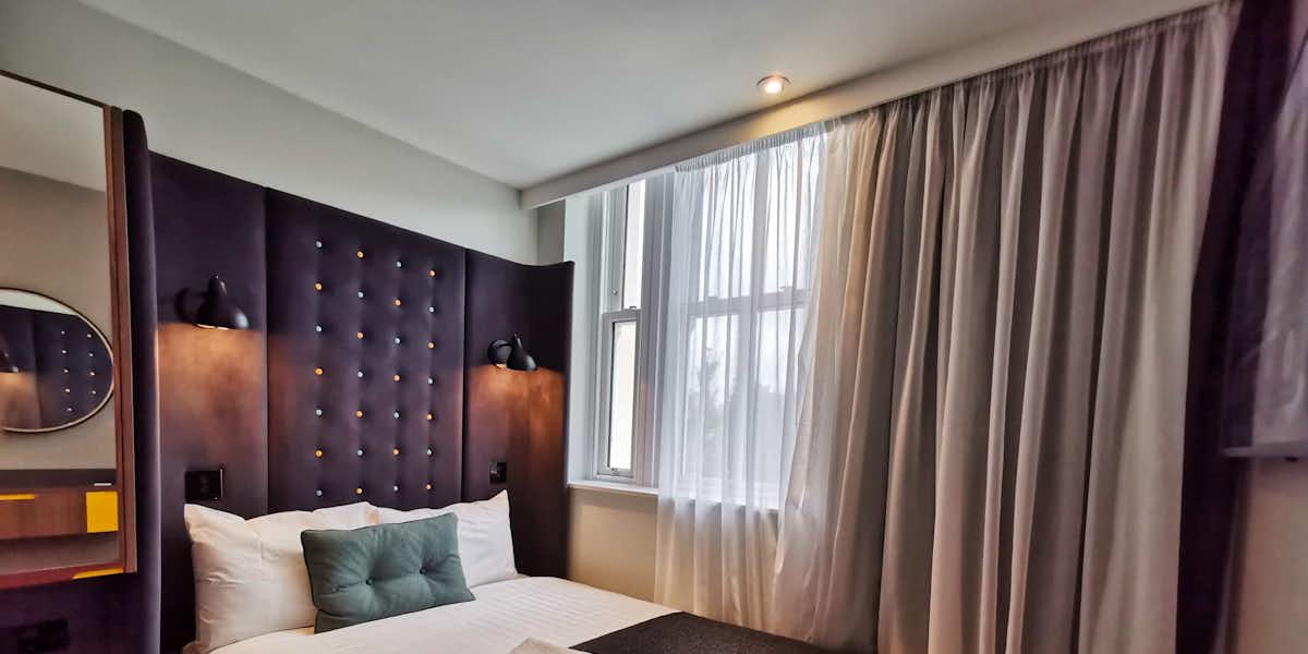 Habitaciones hotel Point A Kensington: cama doble matrimonial Fotos habitaciones hotel Point A Kensington: Cama King Size en habitación hotel Point A Kensington Olympia Londres