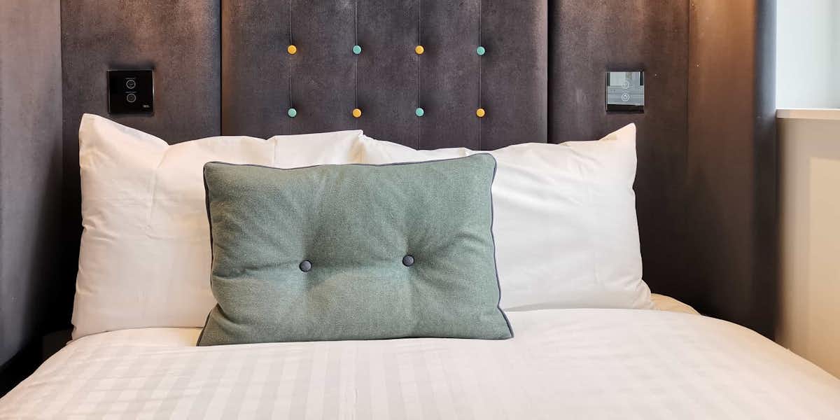 Habitaciones hotel Point A Kensington: cama doble Fotos habitaciones hotel Point A Kensington: Cama doble en habitación hotel Point A Kensington Olympia Londres